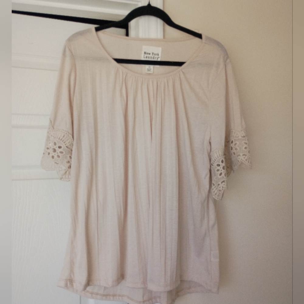 New York Laundry Beige Lace Accent Blouse Size 1X